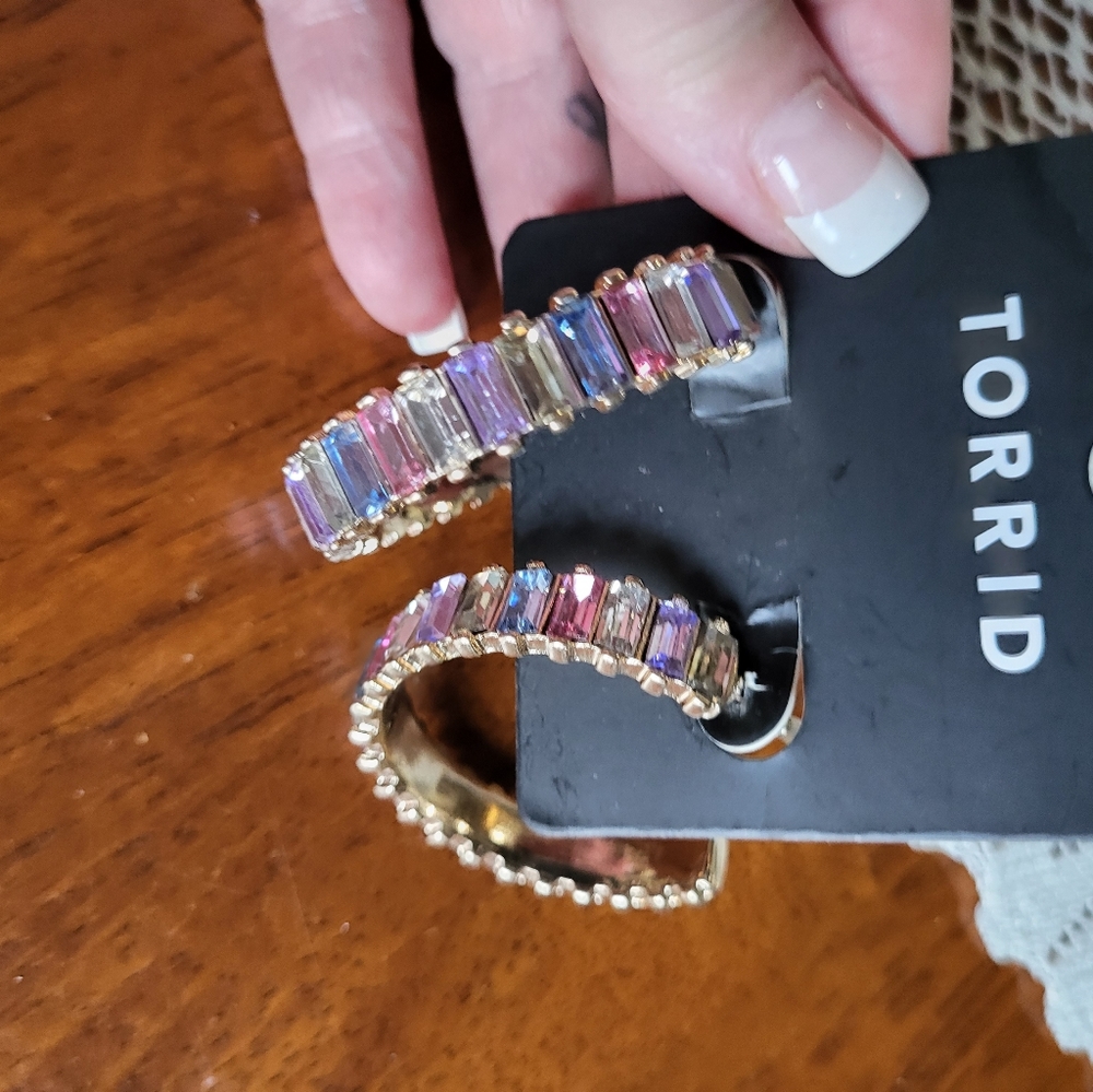 Torrid hoop earrings NWT